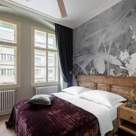 Hidden Jewel - Right In The Centre Of Appartement *